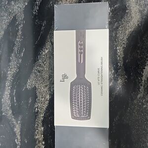Lange le vite curve ceramic Straightening Brush black upc# 810108190141